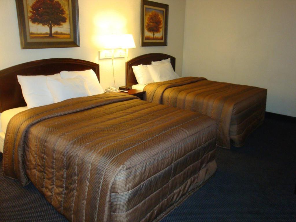 Liberty Lodge Saint Robert Habitación foto