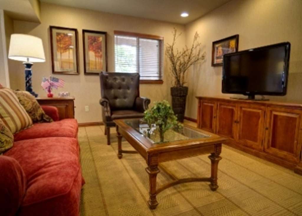 Liberty Lodge Saint Robert Interior foto